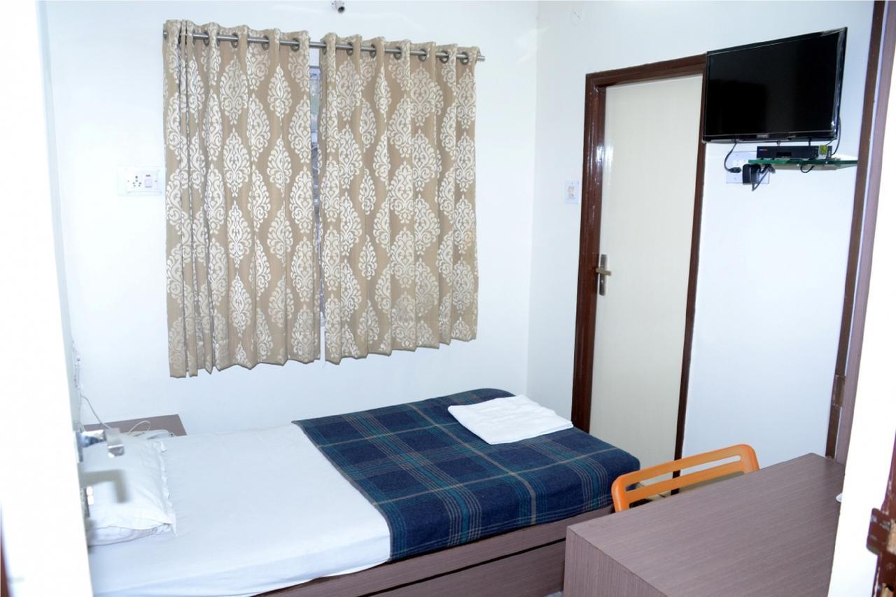 נאגפור Hotel Kuber מראה חיצוני תמונה